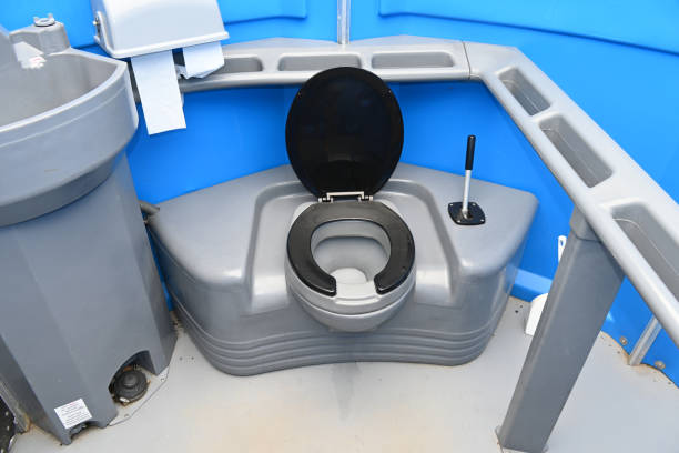 Best Portable restroom trailer rental  in Minonk, IL